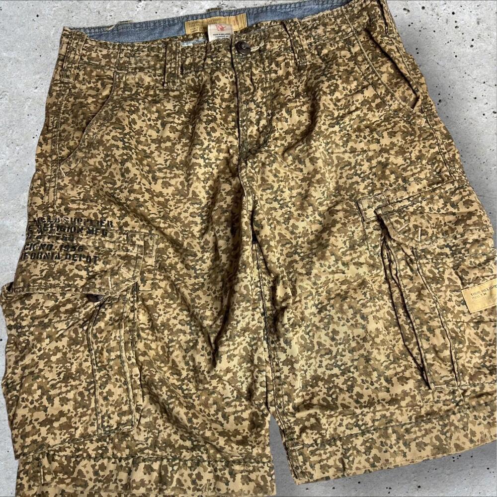 True Religion Camo‎ Shorts Brown Size 30